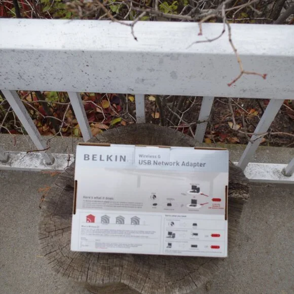 New In Box  Belkin USB NetWork Adapter - Picture 4 of 6